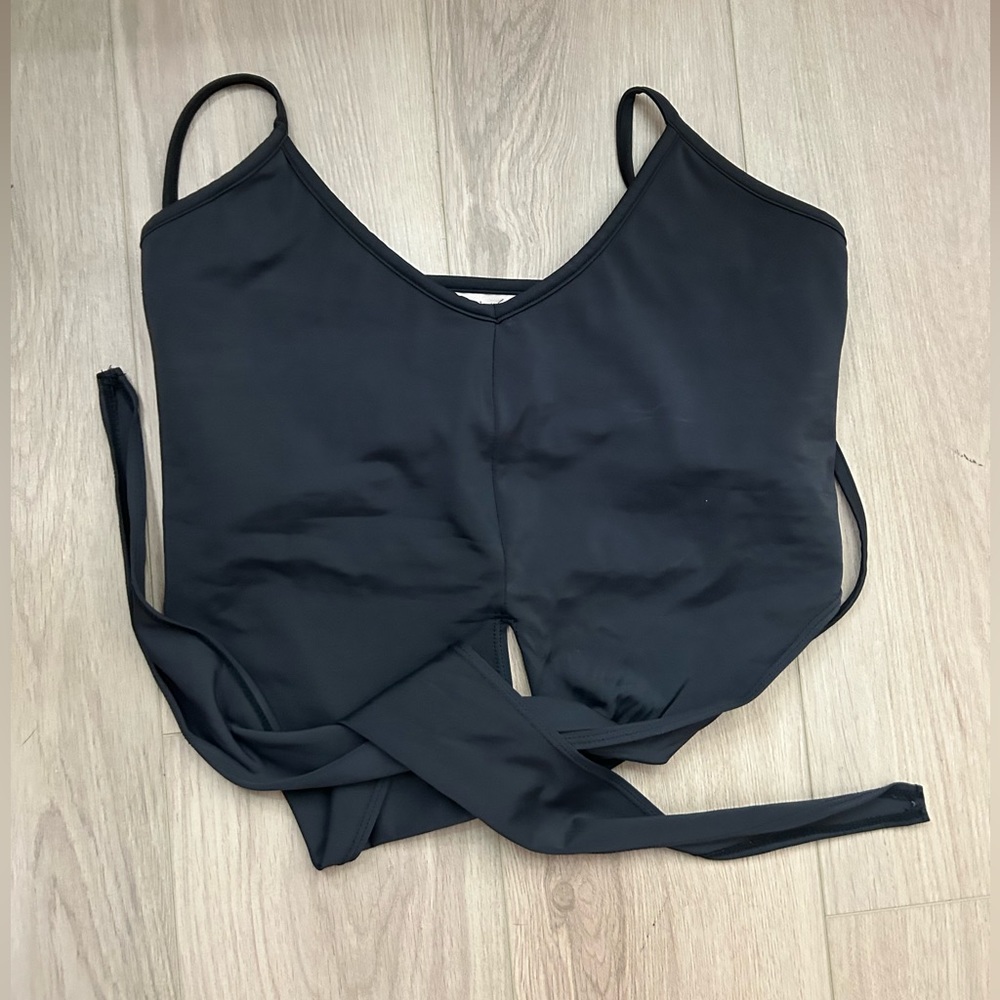 Kortni Jeane tied-up top size medium